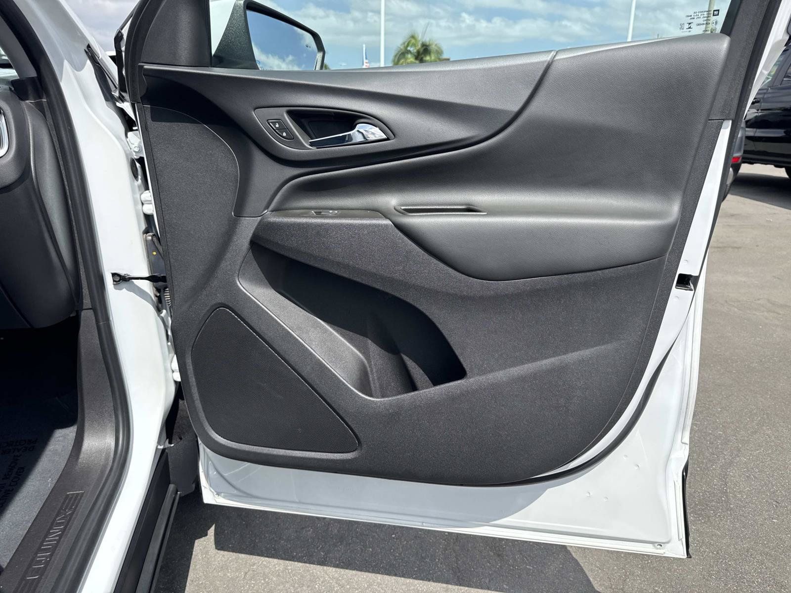 Used 2024 Chevrolet Equinox LT w/ LPO, Cargo Package FWD image 32