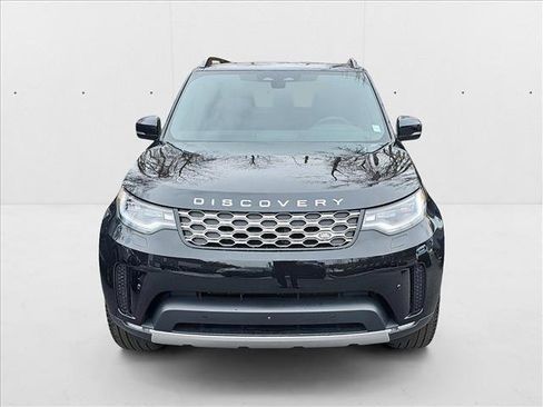 New 2025 Land Rover Discovery S image 2