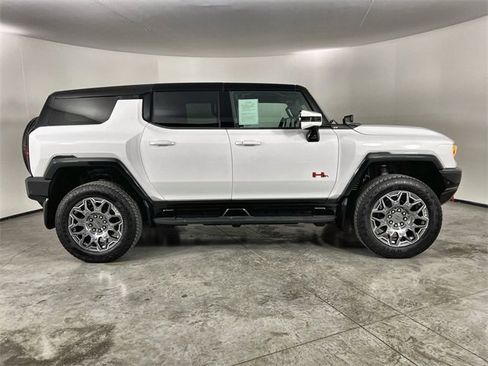 Used 2024 GMC Hummer EV 3X w/ LPO, Illumination Package image 9