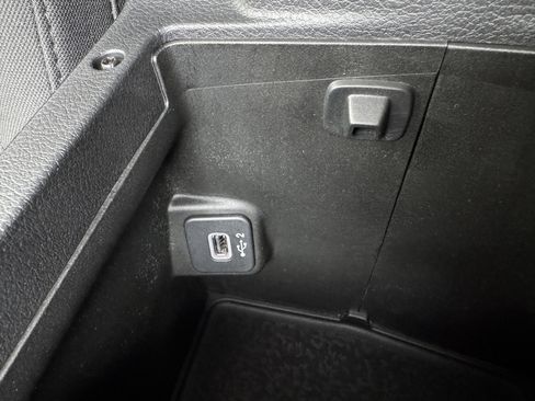 Used 2018 Jeep Wrangler Unlimited Sahara w/ Cold Weather Group AWD/4WD image 20
