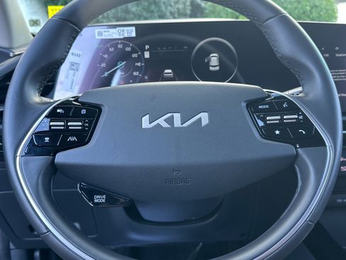 Certified 2024 Kia Niro Wind image 24
