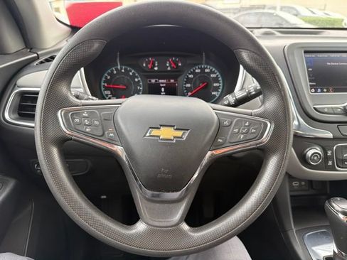 Used 2021 Chevrolet Equinox LS FWD image 12
