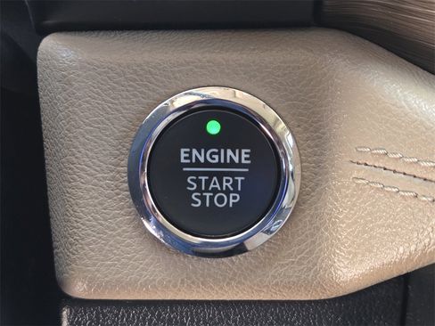 Used 2024 Ford Expedition Limited image 19