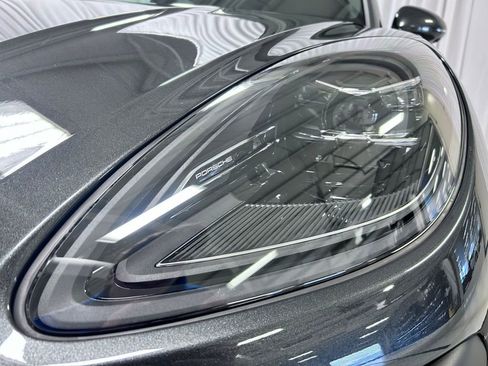 New 2026 Porsche Macan image 40