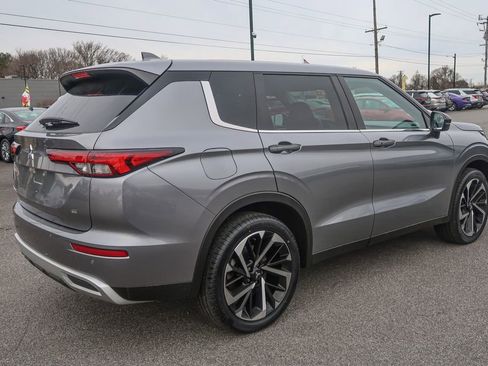 Used 2022 Mitsubishi Outlander SE image 10