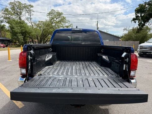 Used 2023 Toyota Tacoma SR5 AWD/4WD image 11