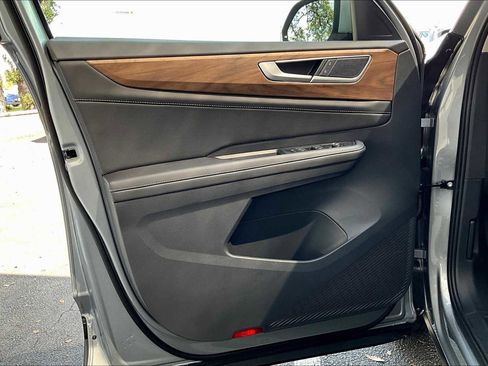 New 2026 Volkswagen Atlas SE image 10