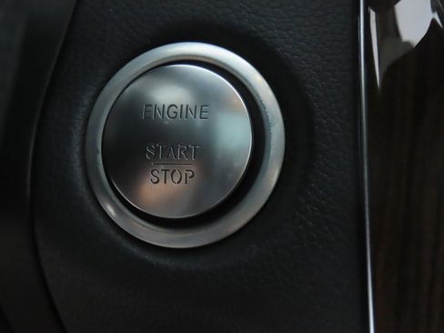 Used 2016 Mercedes-Benz GLC 300 image 30