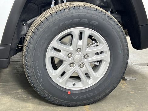 New 2025 Jeep Grand Cherokee Laredo image 40