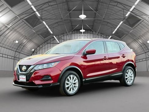 Used 2021 Nissan Rogue Sport S image 3