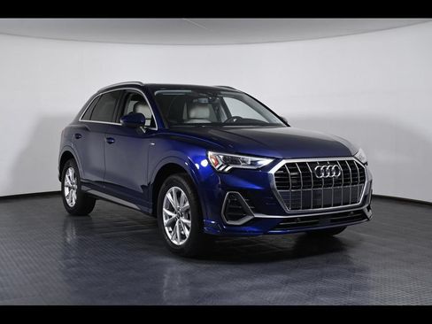 Certified 2025 Audi Q3 2.0T Premium w/ Convenience Package AWD/4WD image 7