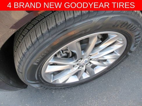 Used 2024 Buick Enclave Avenir w/ Avenir Technology Package AWD/4WD image 3