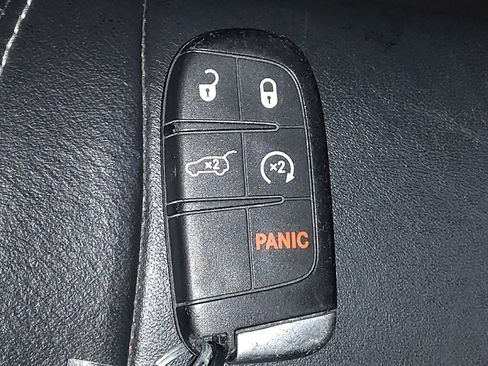 Used 2017 Jeep Grand Cherokee Limited image 32