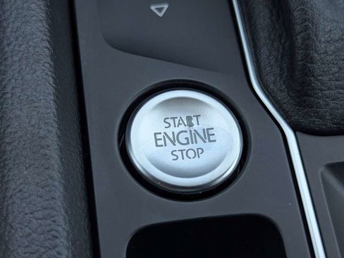 Used 2021 Volkswagen Atlas SE FWD image 30