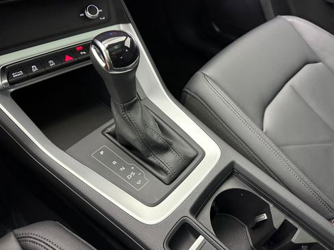 Certified 2025 Audi Q3 2.0T Premium image 19