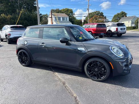 Used 2019 MINI Cooper S w/ Storage Package FWD image 32