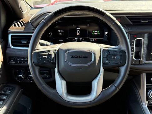 Used 2024 GMC Yukon XL Denali w/ Denali Reserve Package AWD/4WD image 9