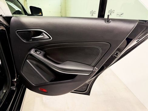 Used 2018 Mercedes-Benz CLA 250 4MATIC image 38