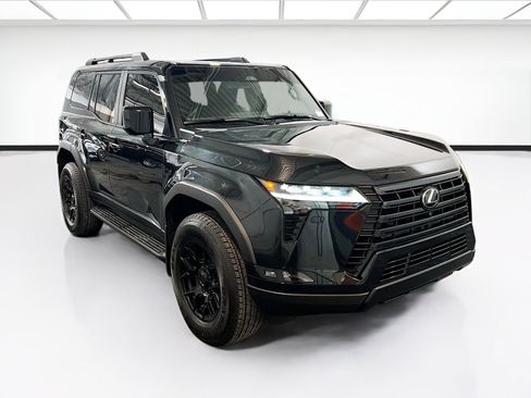Used 2024 Lexus GX 550 AWD/4WD image 3