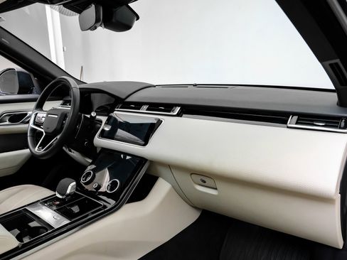 Used 2023 Land Rover Range Rover Velar R-Dynamic S image 17