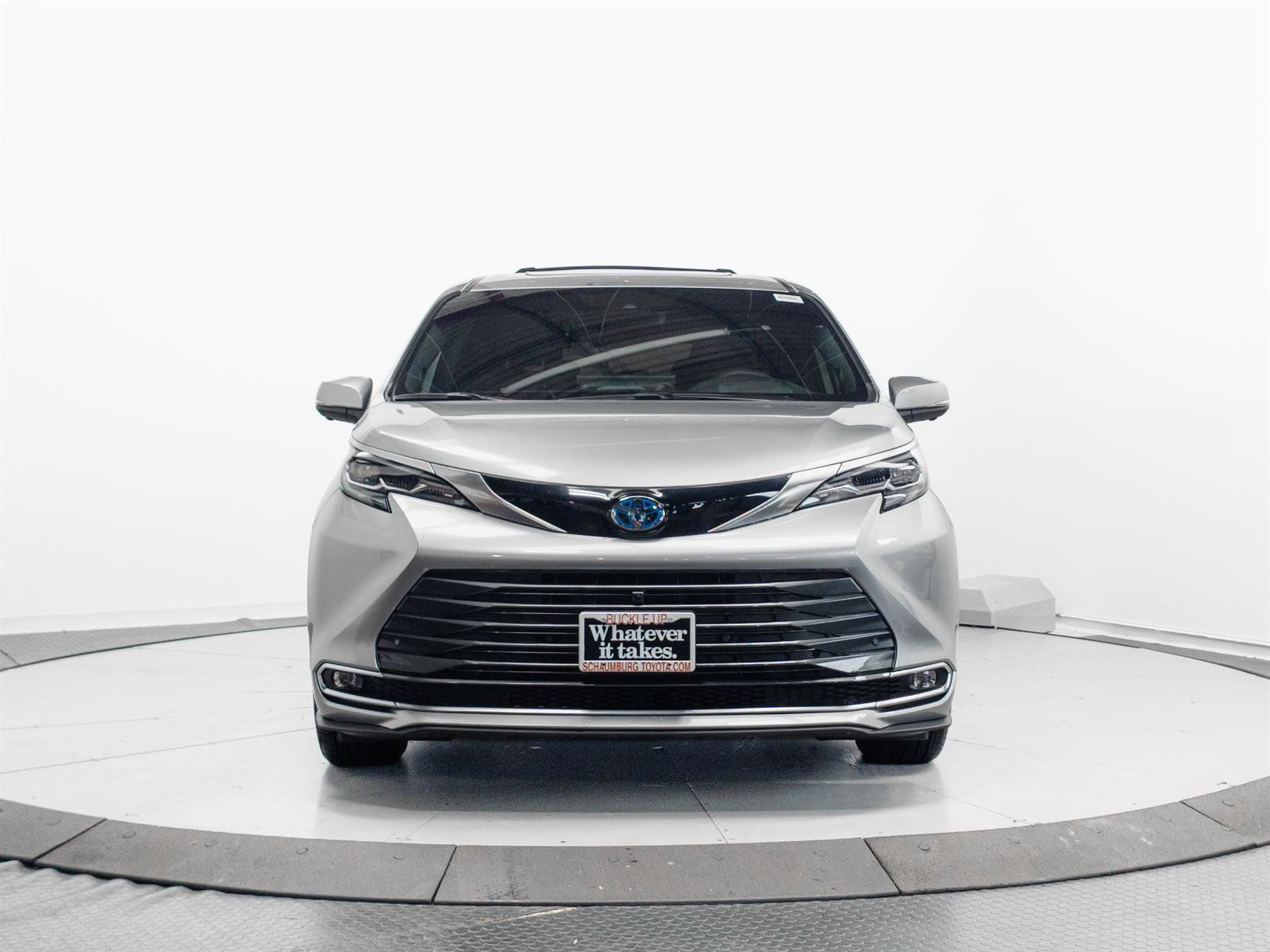 Certified 2025 Toyota Sienna Platinum AWD/4WD image 2