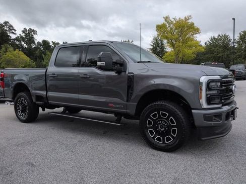 Used 2025 Ford F350 Platinum w/ FX4 Off-Road Package AWD/4WD image 2