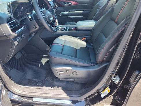 Used 2024 Chevrolet Traverse RS w/ LPO, Floor Liner Package AWD/4WD image 12