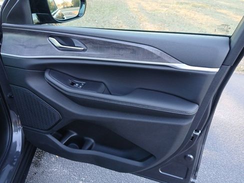 New 2025 Jeep Grand Cherokee L Limited image 35