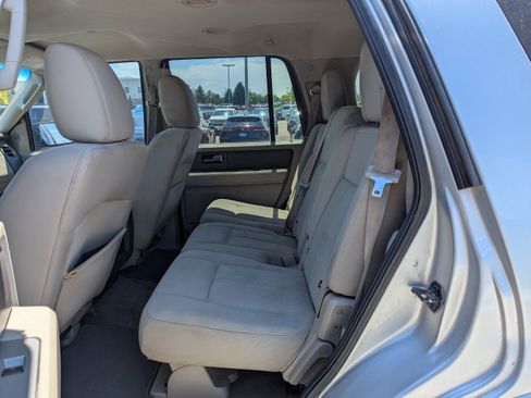 Used 2014 Ford Expedition XLT RWD image 26