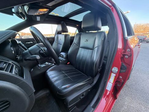 Used 2017 Chrysler 300 S w/ 300S Premium Group image 10