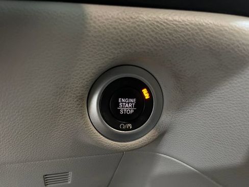 Used 2018 Chrysler Pacifica Touring-L Plus image 20