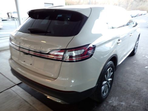 Certified 2022 Lincoln Nautilus AWD image 4