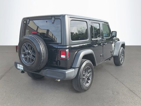 Used 2024 Jeep Wrangler Unlimited Sport AWD/4WD image 4