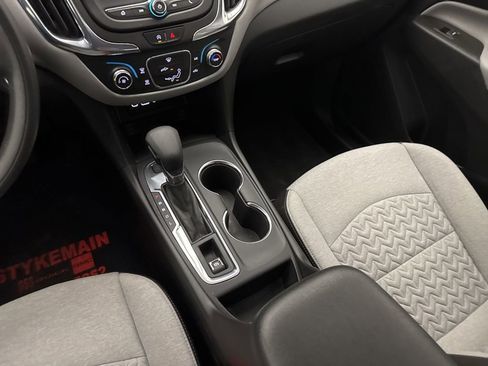 Used 2023 Chevrolet Equinox LS AWD/4WD image 16