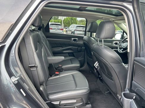Used 2023 Kia Sorento SX image 39
