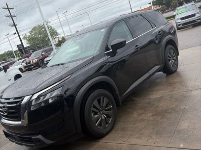Used 2025 Nissan Pathfinder S