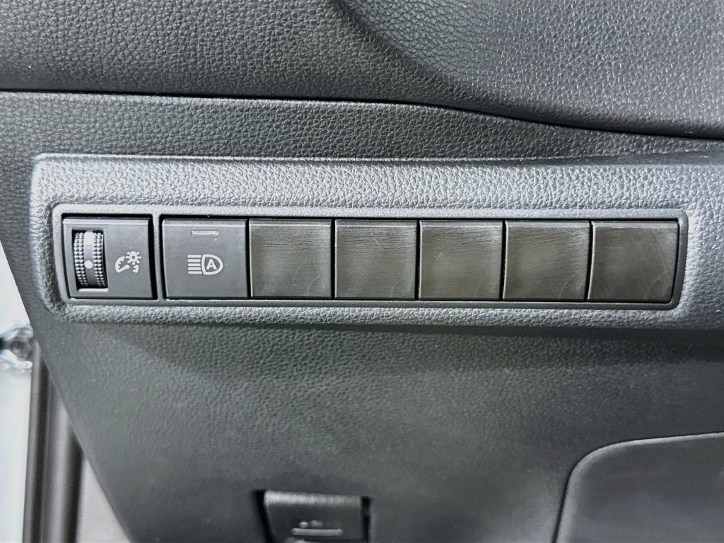Used 2024 Toyota Corolla XSE FWD image 19