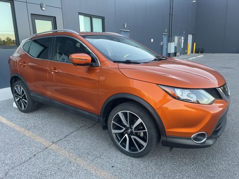 Used 2017 Nissan Rogue Sport SL w/ SL Premium Package FWD image 4