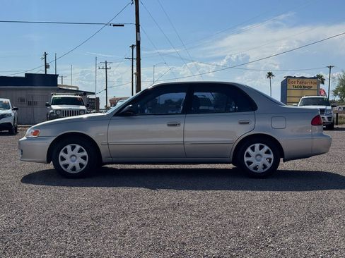 Used 2002 Toyota Corolla CE FWD image 4