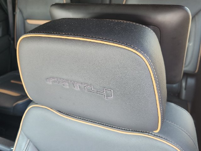 Used 2024 GMC Yukon AT4 w/ Technology Package AWD/4WD image 24