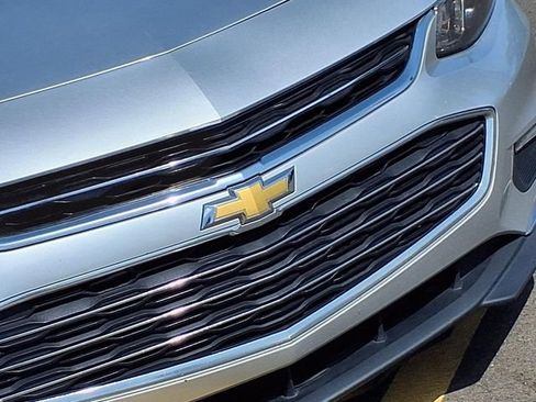 Used 2017 Chevrolet Malibu LT FWD image 29