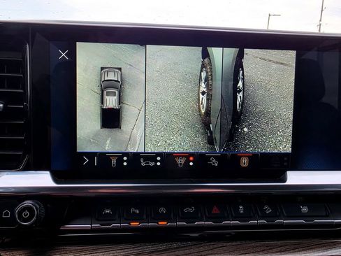 Used 2025 Chevrolet Silverado 1500 LT AWD/4WD image 56