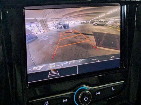 Used 2023 Chevrolet Traverse LS FWD image 15