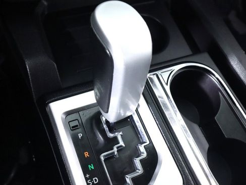 Used 2015 Toyota Tundra SR5 w/ SR5 Upgrade Package image 27