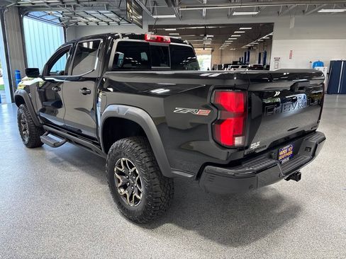 Used 2025 Chevrolet Colorado ZR2 w/ Technology Package AWD/4WD image 5