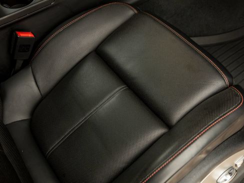 Certified 2022 Porsche Macan AWD/4WD image 41