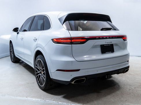 Used 2023 Porsche Cayenne image 3