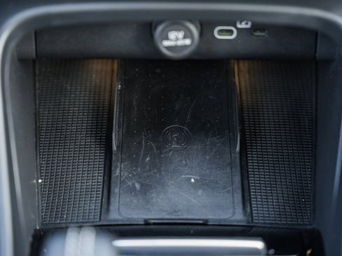 Used 2021 Volvo XC40 P8 Recharge w/ Advanced Package image 24