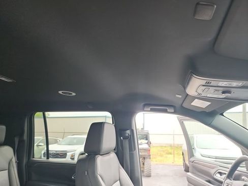 Used 2024 Chevrolet Suburban LT AWD/4WD image 17