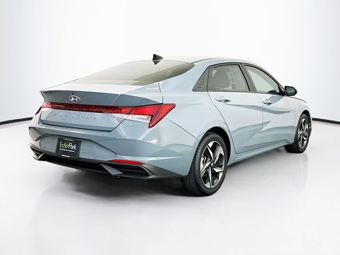Used 2023 Hyundai Elantra SEL w/ Convenience Package FWD image 9